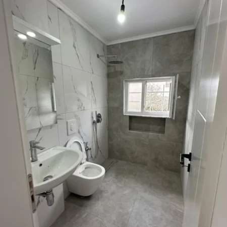 Tirane, shitet apartament 1+1 Kati 2, 57 m² 75.000 € 
