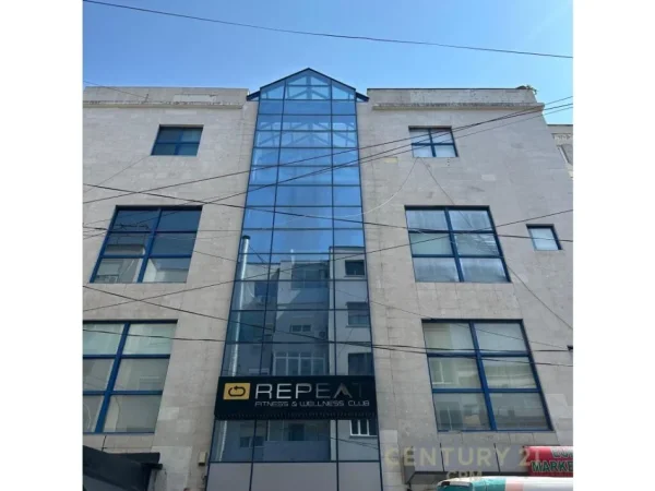 Tirane, shitet ambjent biznesi Kati 2, 47 m² 140.000 € (Qendra Tregtare Olympia, Sheshi Willson)