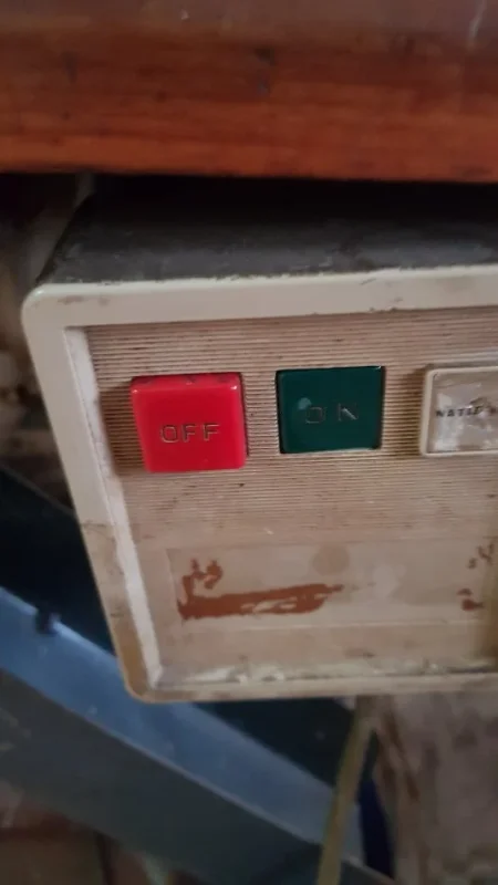 Elbasan, shes Makine qepese makine qepese dhe syzator