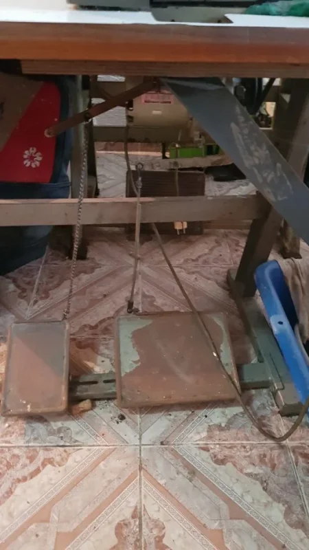 Elbasan, shes Makine qepese makine qepese dhe syzator