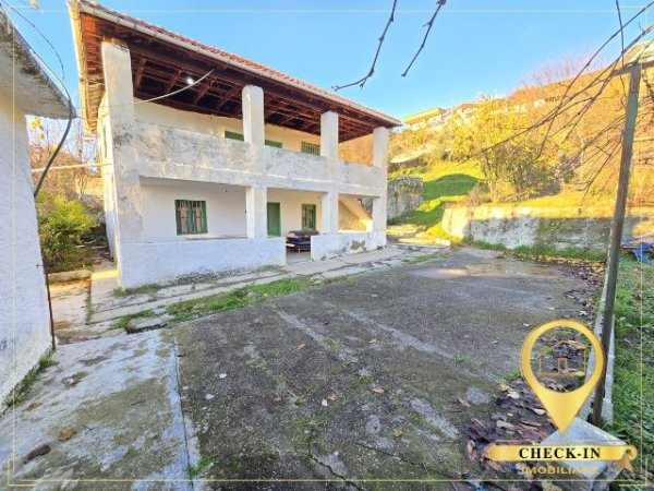Tirane, shitet shtepi 2 Katshe Kati 0, 232 m² 130.000 € (Shtish - Tufine)
