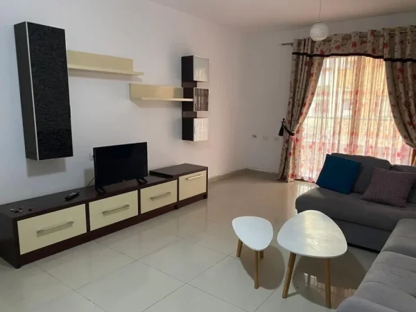 Tirane, jepet me qera apartament 1+1+Ballkon Kati 6, 70 m² 600 € (Rruga Elbasanit)