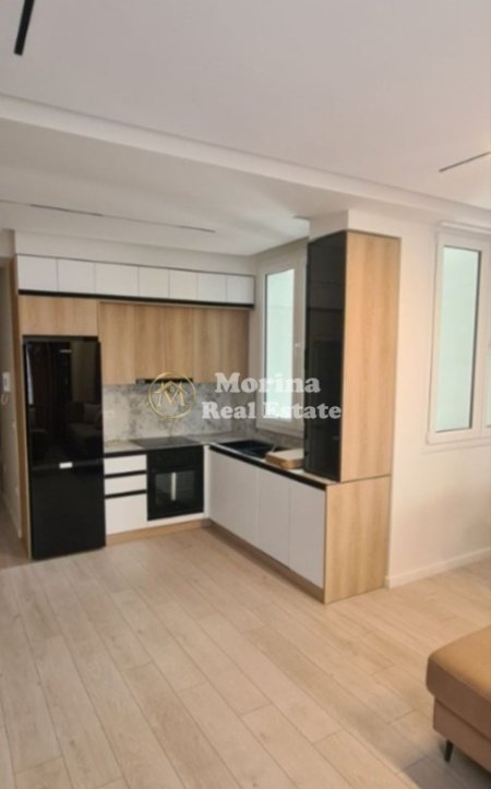 Tirane, jepet me qera apartament 2+1 Kati 8, 135 m² 800 € (Astir)