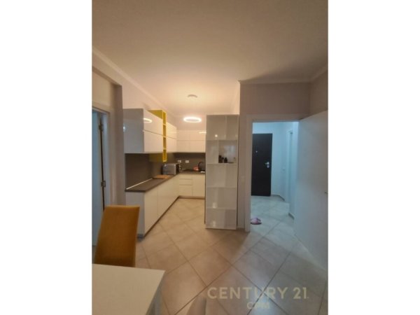 Tirane, jap me qera apartament 2+1+post parkimi+Ballkon , 84 m² 700 € (Kodra e Diellit)