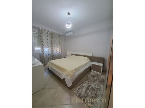 Tirane, jap me qera apartament 2+1+post parkimi+Ballkon , 84 m² 700 € (Kodra e Diellit)
