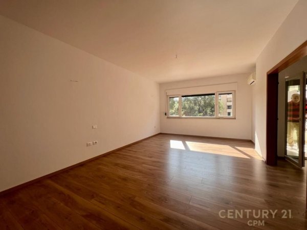 Tirane, jap me qera apartament 2+1+2+GARAZHD  , 120 m² 1.400 € (Stadiumi Qemal Stafa)