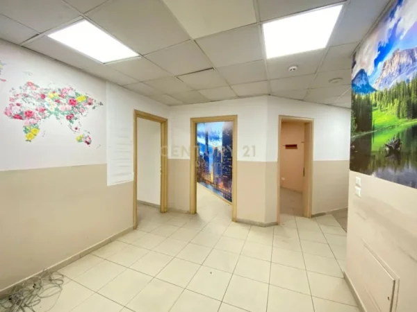 Tirane, jap me qera zyre , 210 m² 3.200 € (Sheshi Willson)