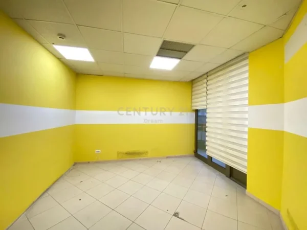 Tirane, jap me qera zyre , 210 m² 3.200 € (Sheshi Willson)