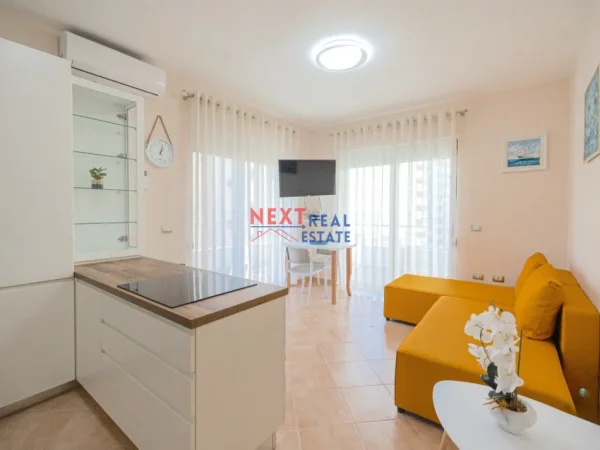 Vlore, jepet me qera apartament 1+1+Ballkon , 350 € (LUNGOMARE)