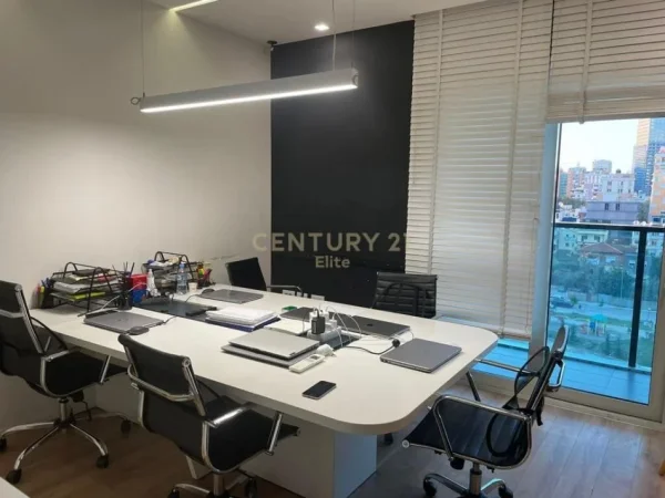 Tirane, jap me qera zyre , 115 m² 2.390 € (Ambasador 3, Stadiumi Qemal Stafa)