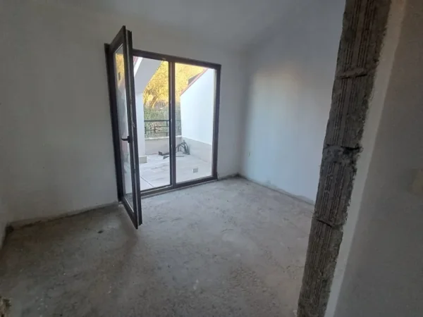 Shitet Apartament Duplex  177 m² 330.000 € (Kopshti Botanik)