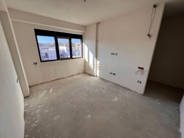 Tirane, shes apartament 3+1+2+VERANDE , 242 m² 260.000 € (Astiri)
