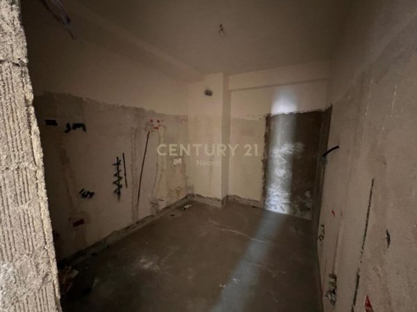 Tirane, shes apartament 3+1+2+VERANDE , 242 m² 260.000 € (Astiri)
