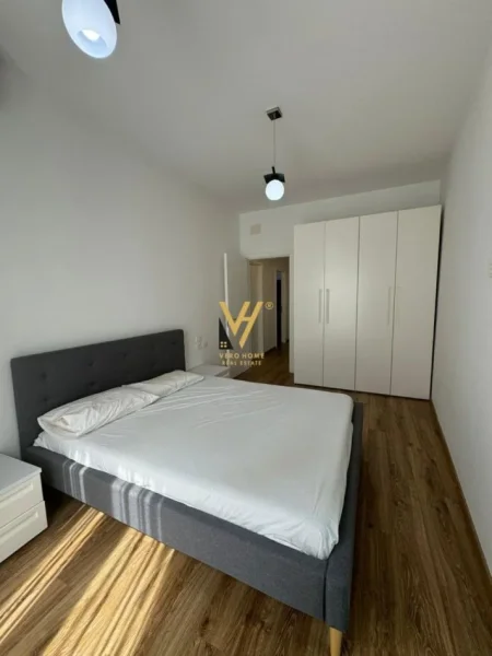 Tirane, jepet me qera apartament 1+1+Ballkon Kati 8, 95 m² 1.200 € (RRUGA E ELBASANIT)