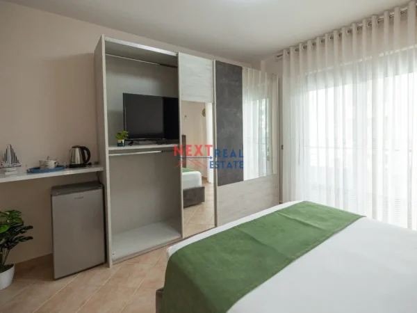 Vlore, jepet me qera garsonier 1+1+Ballkon , 250 € (LUNGOMARE)