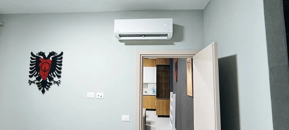 Tirane, jepet me qera apartament 1+1+Ballkon Kati 3, 67 m² 40 € (Teodor keko)