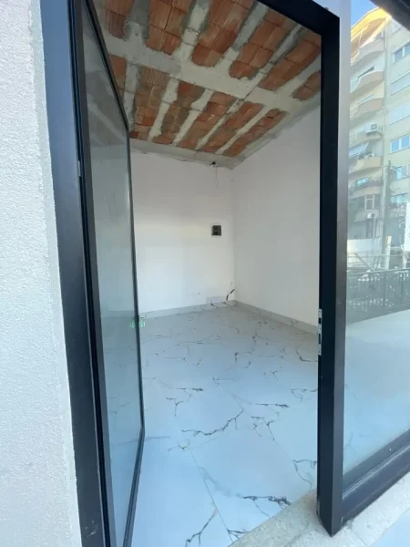 Tirane, jepet me qera ambjent biznesi Kati 0, 34 m² 800 € (Qender)