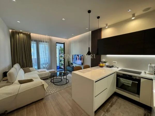 Tirane, shitet 2+1 Kati 5, 89 m² 270.000 € (Rruga e Kavajes)