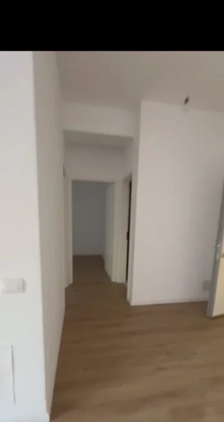 Tirane, shitet apartament 2+1 Kati 2, 83 m² 123.000 € (ali demi)