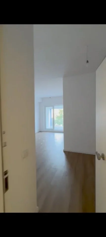 Tirane, shitet apartament 2+1 Kati 2, 83 m² 123.000 € (ali demi)