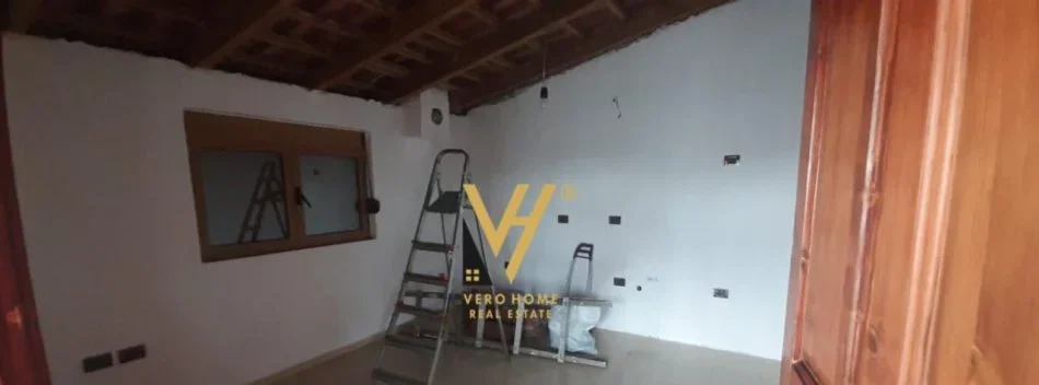 Tirane, shitet shtepi 3 Katshe Kati 1, 300 m² 440.000 € (VILAT AMERIKANE)