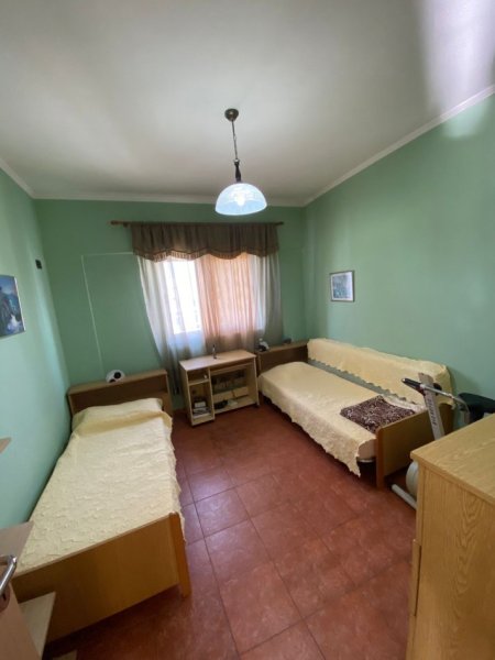 Tirane, jepet me qera apartament 2+1 Kati 8, 100 m² 600 € (Komuna e Parisit)