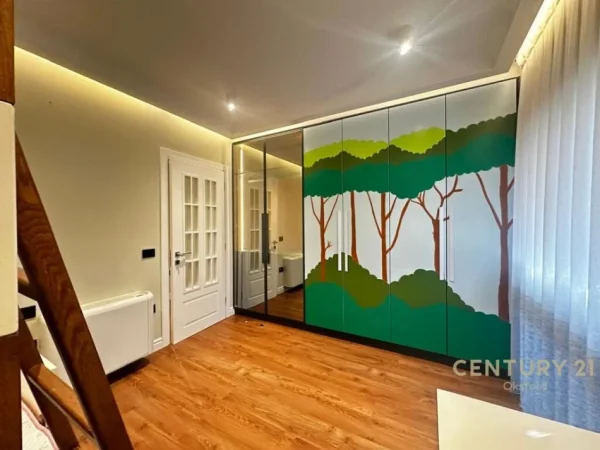 Tirane, shitet apartament+verande | Penthouse 3+1+Ballkon Kati 4, 178 m² 360.000 € (Prane Kopshtit Botanik.)