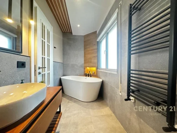 Tirane, shitet apartament+verande | Penthouse 3+1+Ballkon Kati 4, 178 m² 360.000 € (Prane Kopshtit Botanik.)