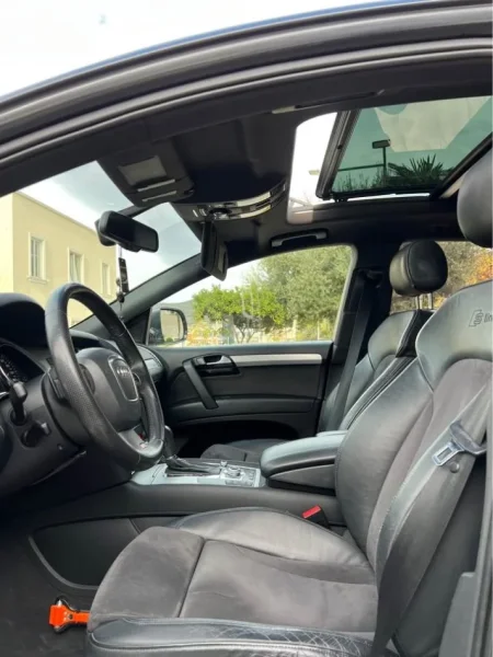 Vlore, shitet SUV | Fuoristrad | Xhip OKAZION 3 DITE !!! Audi Q7 Nafte 3,0 7-sedilje Nafte, gri metalizato automatik Klima 280 km