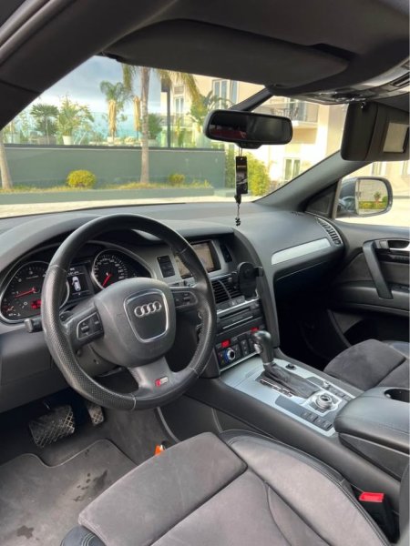 Vlore, shitet SUV | Fuoristrad | Xhip OKAZION 3 DITE !!! Audi Q7 Nafte 3,0 7-sedilje Nafte, gri metalizato automatik Klima 280 km