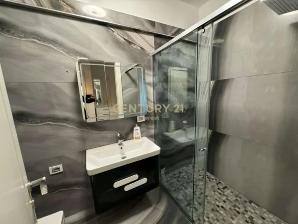 Tirane, shitet apartament 2+1 , (kompleksi Delijorgji)