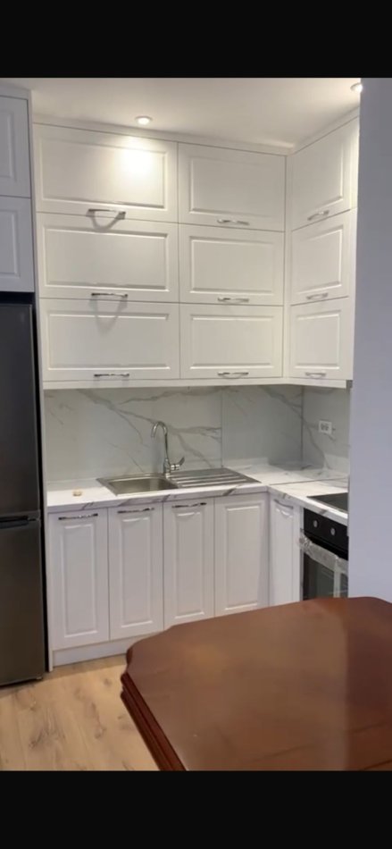 Tirane, jepet me qera apartament 1+1 Kati 5, 76 m² 400 € (fresk)