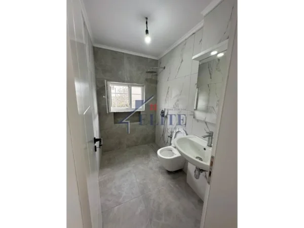 Tirane, shitet apartament 1+1 Kati 2, 57 m² 75.000 € (Allias)