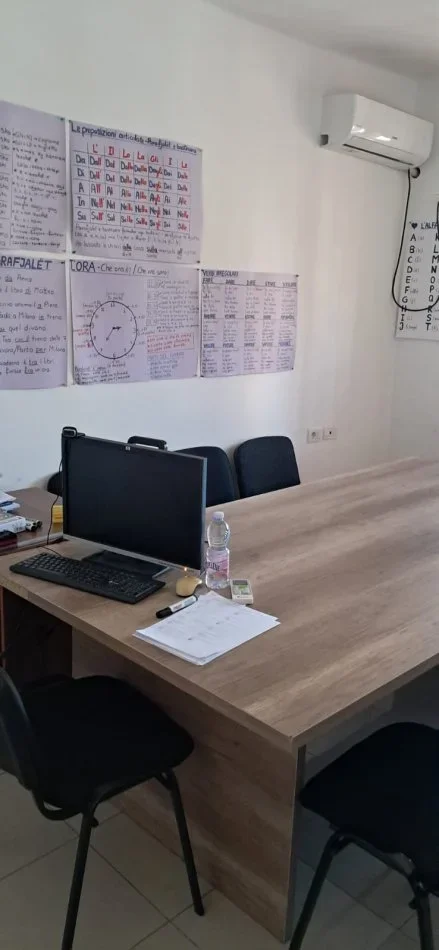 Tirane, jepet me qera zyre Kati 2, 75 m² 700 € (21- Dhjetori)