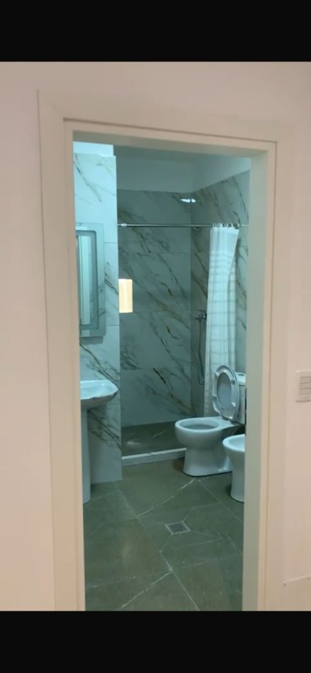 Tirane, jepet me qera apartament 1+1 Kati 5, 75 m² 400 € (Kompleksi Kotorri)