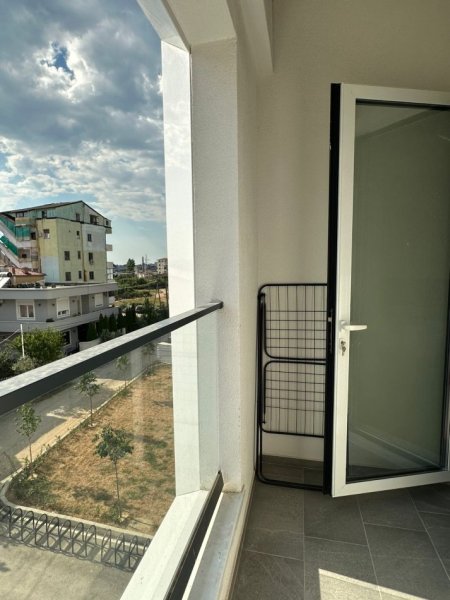 Tirane, jepet me qera apartament 1+1 Kati 3, 47 m² 600 € (BULEVARDI I RI)