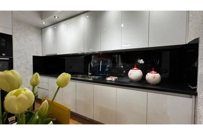 Tirane, shitet apartament 1+1 , 70 m² 178.000 € (komuna parisit)