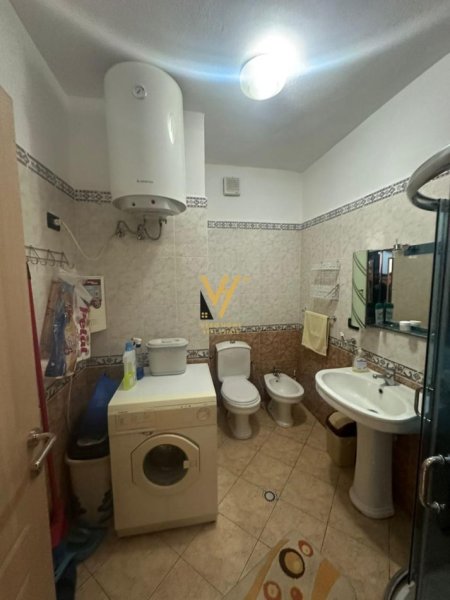 Tirane, jepet me qera apartament 2+1+Ballkon Kati 9, 100 m² 610 € (KOMUNA E PARISIT)