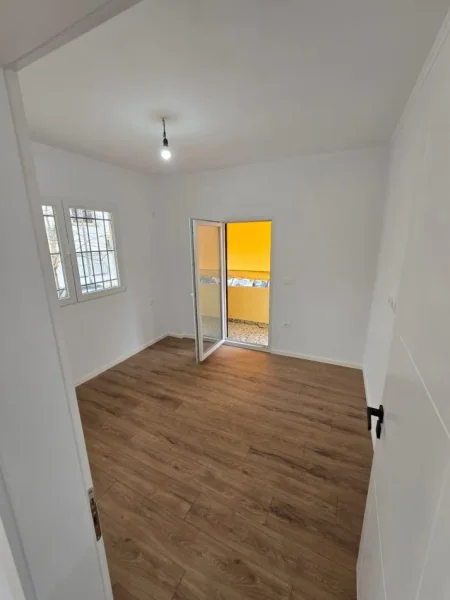 Tirane, shitet apartament 2+1+Ballkon Kati 2, 65 m² 120.000 € (FERIT XHAJKO)