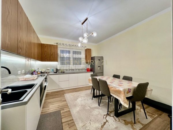Tirane, jap me qera Vile , 525 m² 1.500 € (Qendra Tregtare TEG)