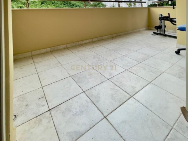 Tirane, jap me qera apartament 1+1+Ballkon , 82 m² 550 € (Liqeni i Thatë)