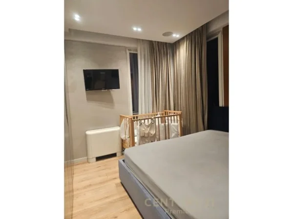 Tirane, jepet me qera apartament 2+1 Kati 2, 92 m² 1.000 € (Kopshti Botanik Zoologjik)