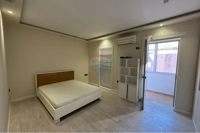 Tirane, shitet apartament 1+1 Kati 4, 80 m² 187.000 € (Tirana e Re - Sheshi Willson, Shqipëri)