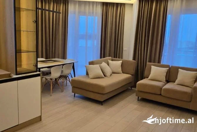 Tirane, jepet me qera apartament Kati 8, 125 m² 800 € (ISH FUSHA E AVIACIONIT)