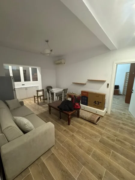 Tirane, jepet me qera apartament 1+1+Aneks+Ballkon Kati 1, 67 m² 500 € (VASIL SHANTO)