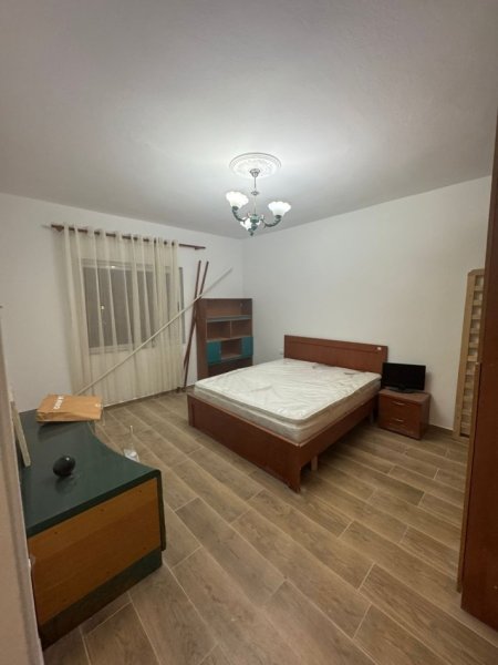 Tirane, jepet me qera apartament 1+1+Aneks+Ballkon Kati 1, 67 m² 500 € (VASIL SHANTO)