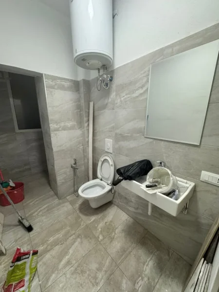 Tirane, jepet me qera apartament 1+1+Aneks+Ballkon Kati 1, 67 m² 500 € (VASIL SHANTO)