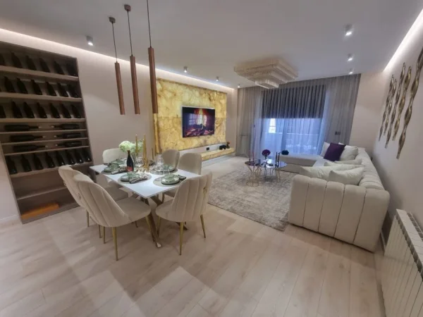 Tirane, jepet me qera apartament 2+1+Aneks+Ballkon Kati 5, 120 m² 1.800 € (TEATRI TURBINA LIQENI)