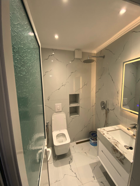 Tirane, shes apartament 2+1+Ballkon Kati 2, 83 m² 185.000 € (Blloku i Ambasadave)