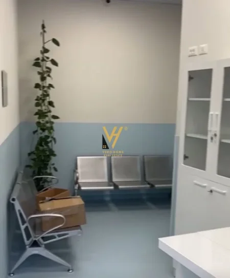 Tirane, shitet ambjent biznesi Kati 0, 132 m² 550.000 € (KOMUNA E PARISIT)